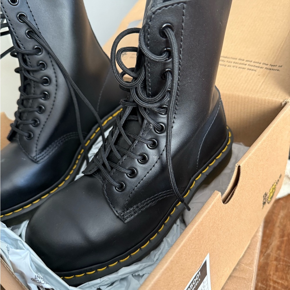 Dr. Martens Black Fine Haircell Boots